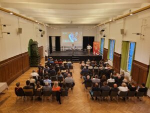 Raiffeisensaal beim Info-Event von Cities mit Interesseierten