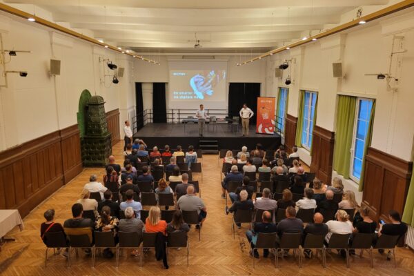 Raiffeisensaal beim Info-Event von Cities mit Interesseierten