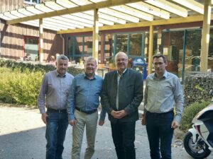 Bürgermeister Fabian Fluch und Vizebürgermeister Wolfgang mit Verantwortungsträgern der ÖGK